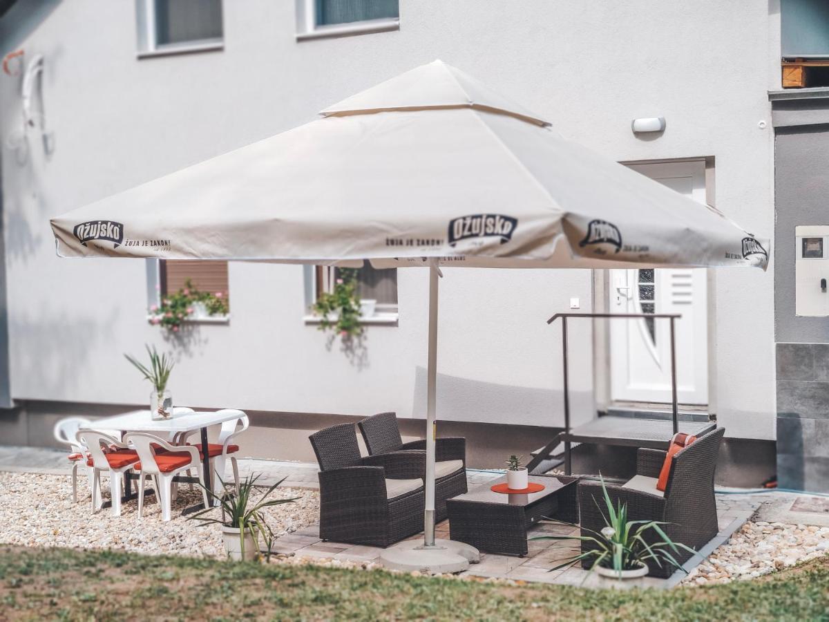 Villa-Apartments Bognar Velika Экстерьер фото